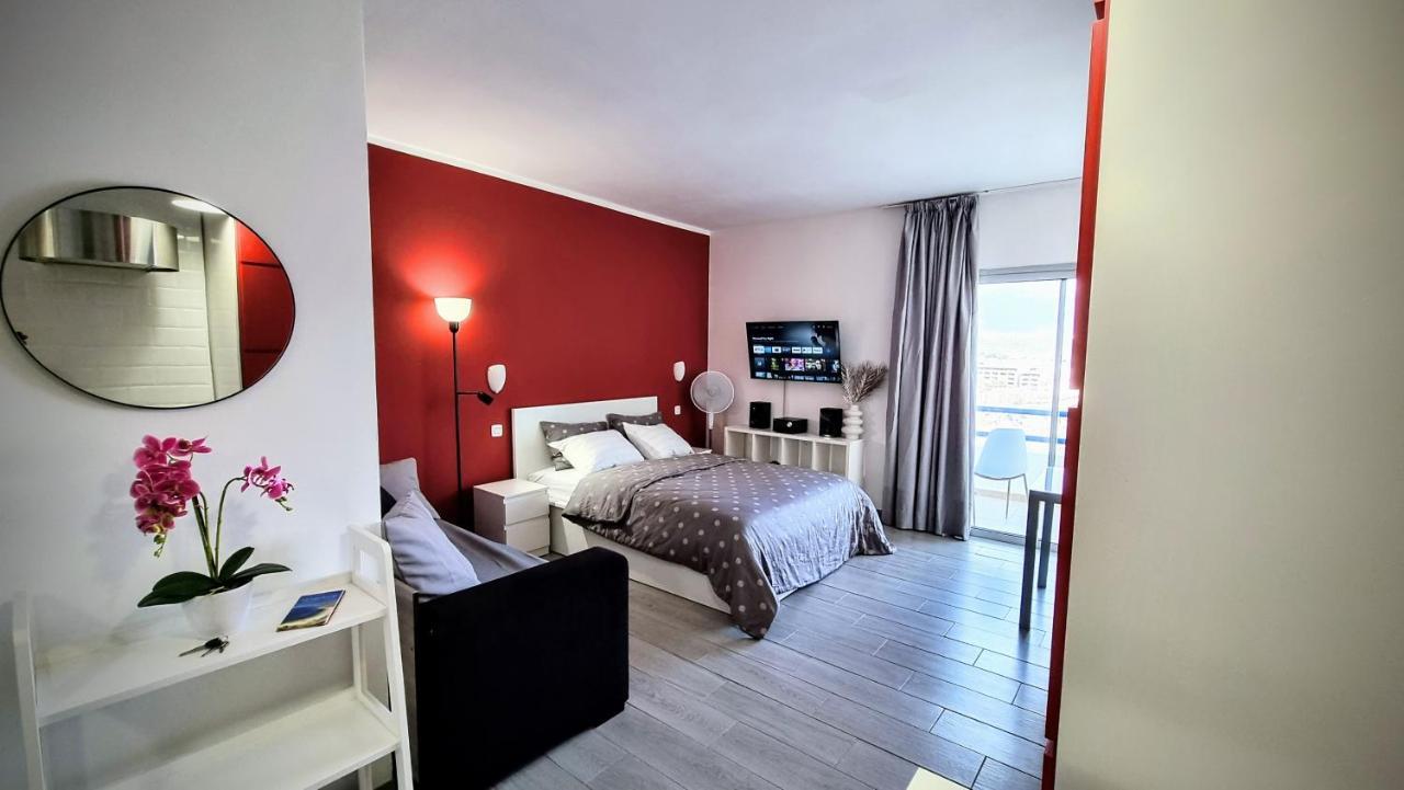 אדחה Stunning Studio With A Sea View And Pool, Paraiso Del Sur 1309 מראה חיצוני תמונה