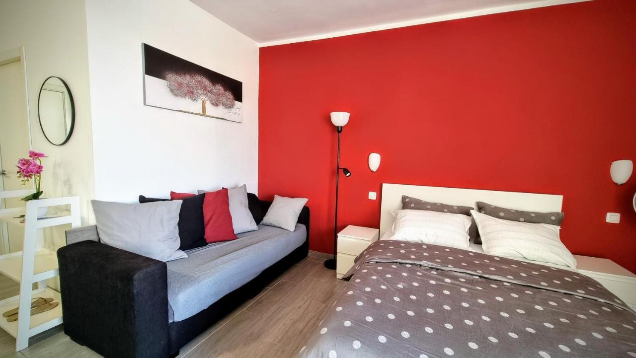 אדחה Stunning Studio With A Sea View And Pool, Paraiso Del Sur 1309 מראה חיצוני תמונה